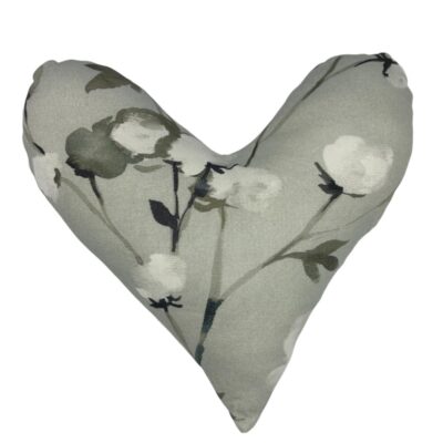 Coussin cœur devant fleur de coton et derrière blanc